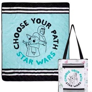 ⭐️ NWT! Disney Star Wars Mandolorian Grogu Picnic Blanket